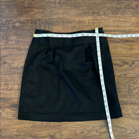 Elegant Black Skirt - Picture 5 of 8